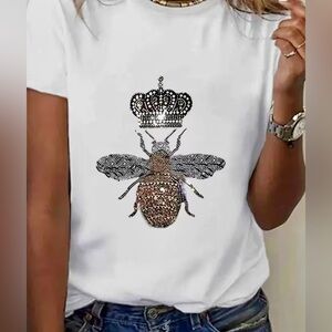 1pc Pure
Breathable Bee Crown Pattern Printed T-Shirt